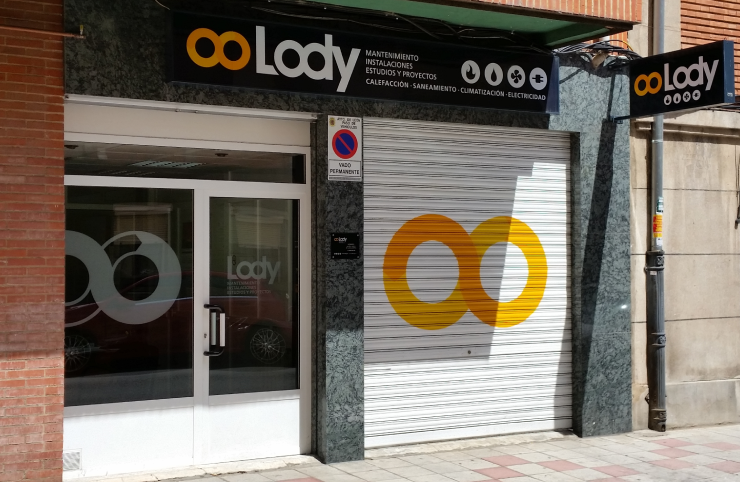 Fachada de le empresa Calefacción Lody durante el día